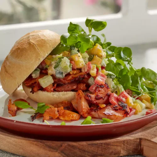 85526906a76c479f791bc68a9396bf33e830f7c6653a1be738826e384c5bfb34 Broodje Kip-döner